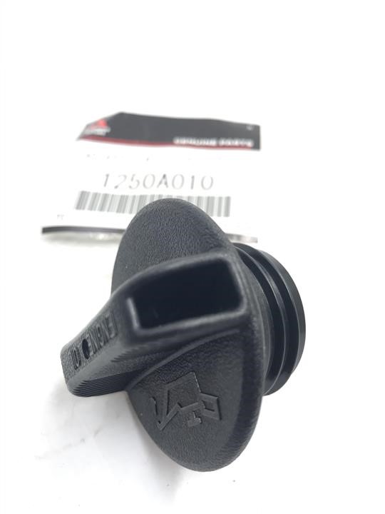 1250A010 Mitsubishi Oil filler cap