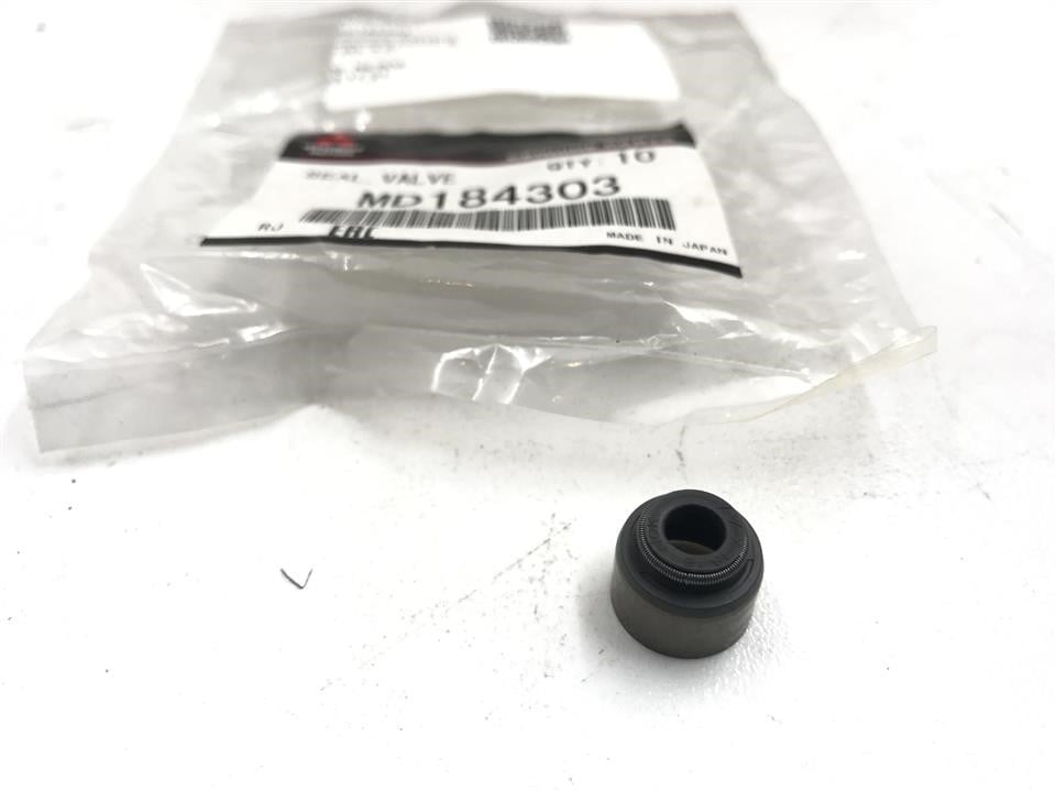 Mitsubishi MD184303 Seal, valve stem MD184303