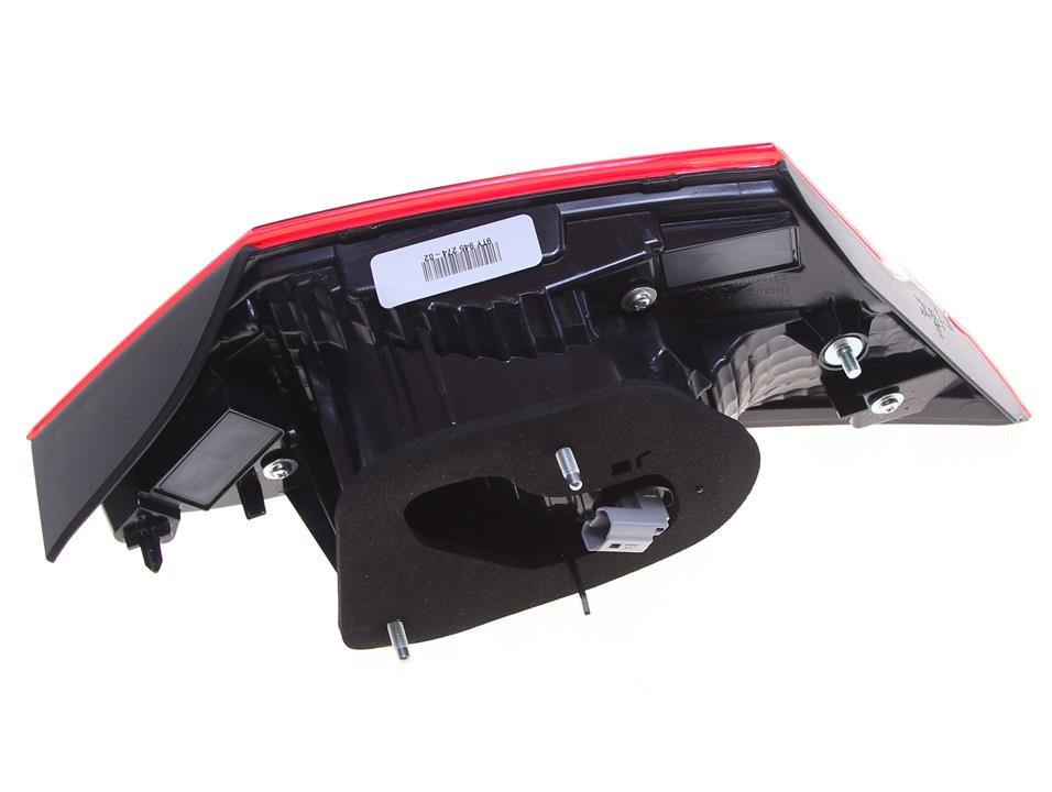 Buy Toyota 81580-06620 at a low price in United Arab Emirates!