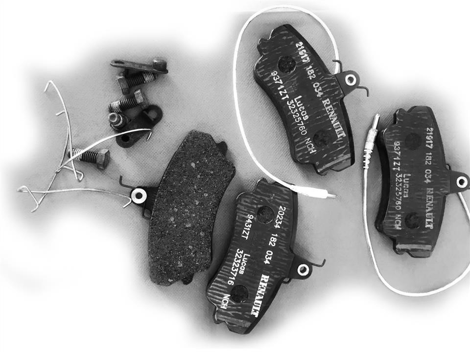 6025171456 Renault Front disc brake pads, set