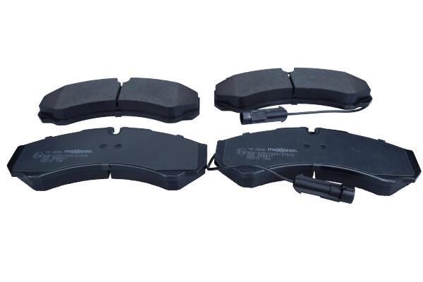 Disc brake pad set Nissan Cabstar: 193896 Maxgear Brake pad set
