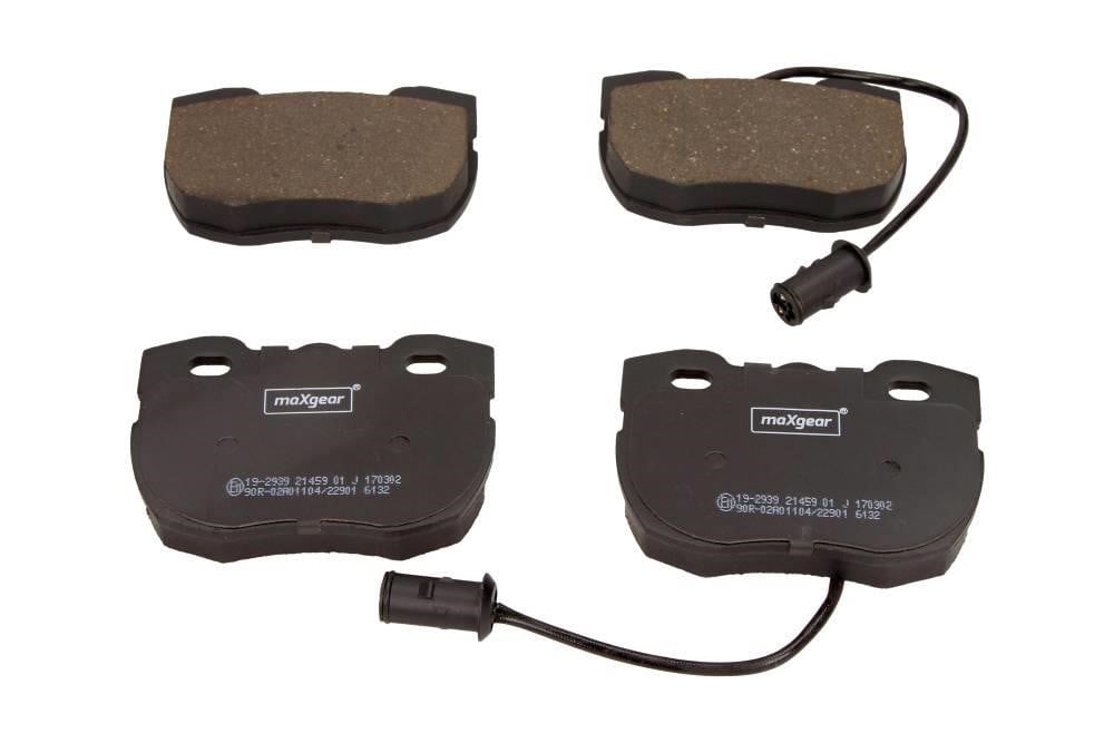 Disc brake pad set Land Rover Defender: 192939 Maxgear Brake pad set