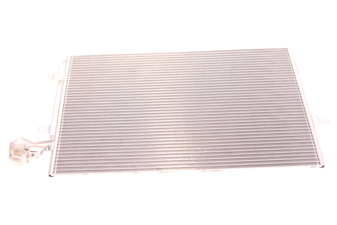 Air con condenser Volvo C30: 814323 Valeo AC Condenser
