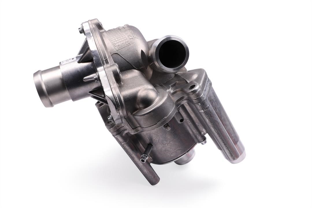 Car water pump Audi Q7: 057121011R VAG Coolant pump