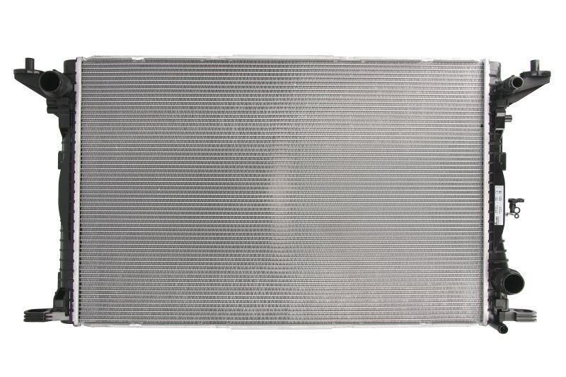 Car radiator Audi Q8: 8W0121251H VAG Engine cooling radiator