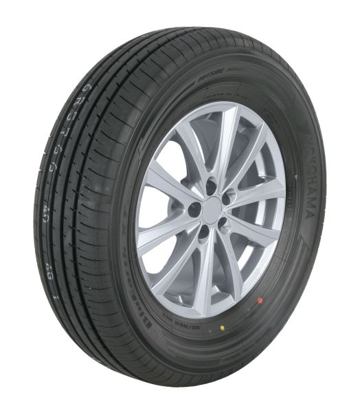 R5767 Yokohama Passenger Summer Tyre Yokohama BluEarth-XT AE61 245/50 R19 105W XL