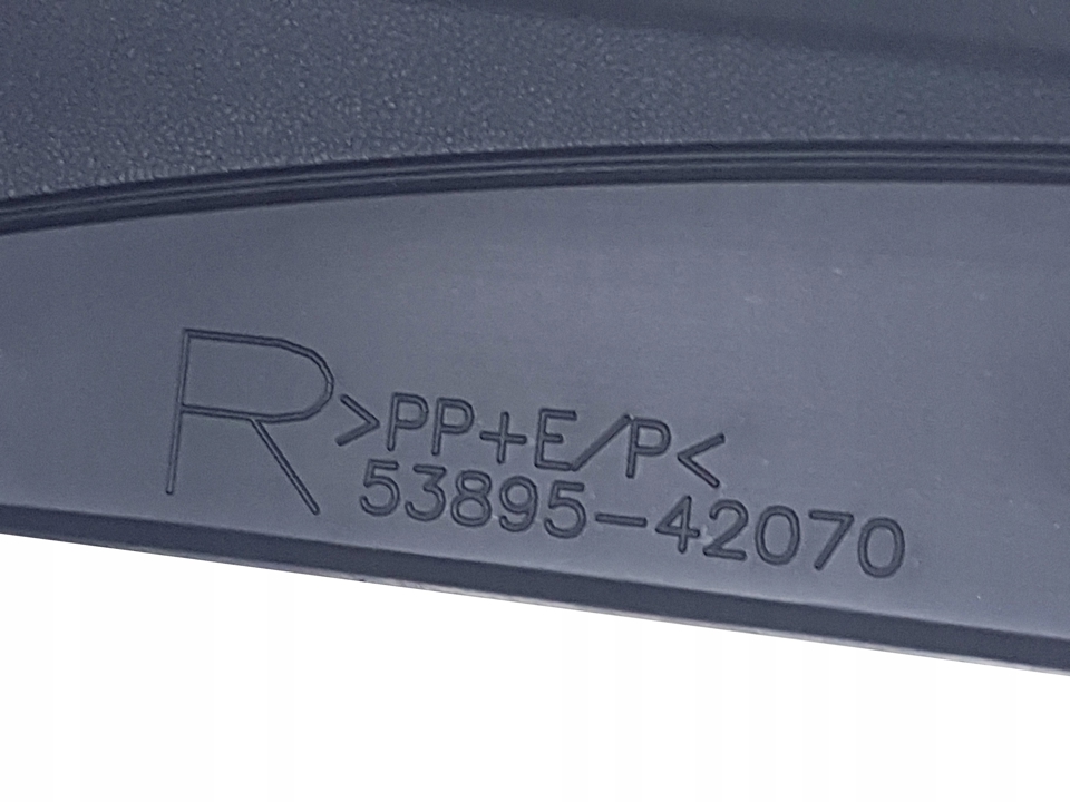Front right mudguard Toyota 53895-42070