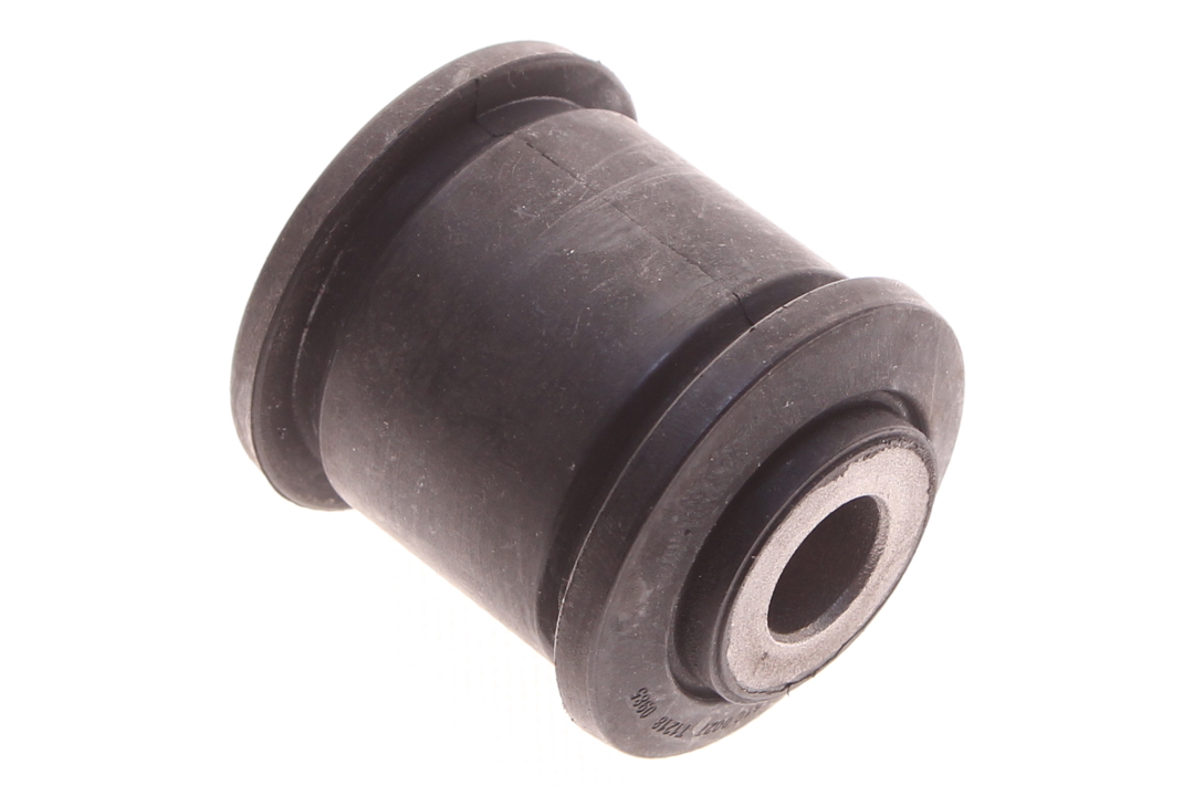 Rubber bushes Renault Master: 16146100027 Meyle Control arm bushing