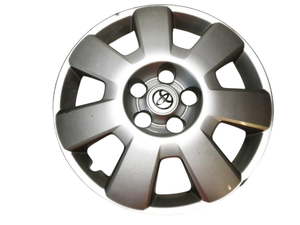 Wheels and rims Tata 207 Pickup: 426020F010 Toyota Wheel cover for steel wheel R16