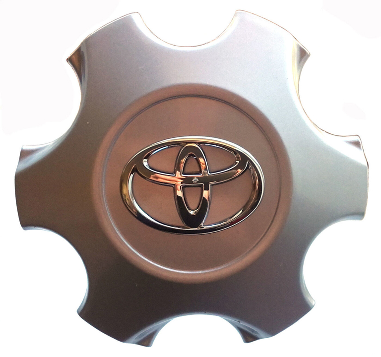 4260B0K080 Toyota Alloy wheel center cap