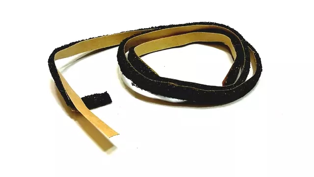 96077SA000 Subaru Rear spoiler seal