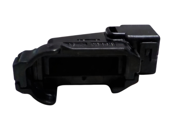 8282133620 Toyota Cable connector housing