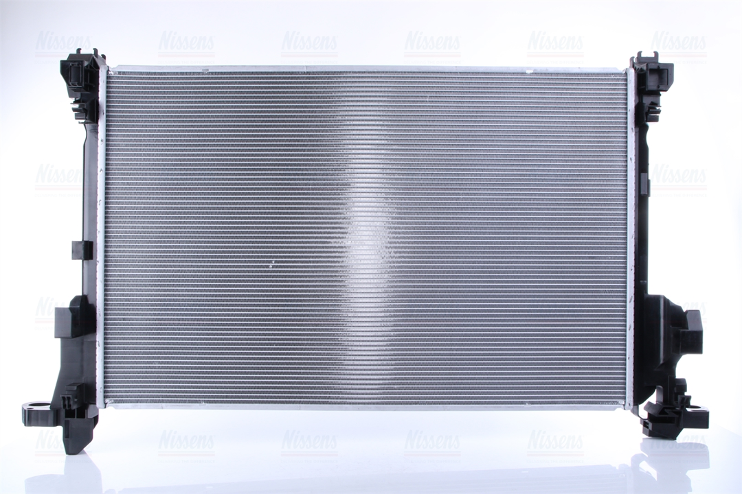 Engine cooling radiator Nissens 686807