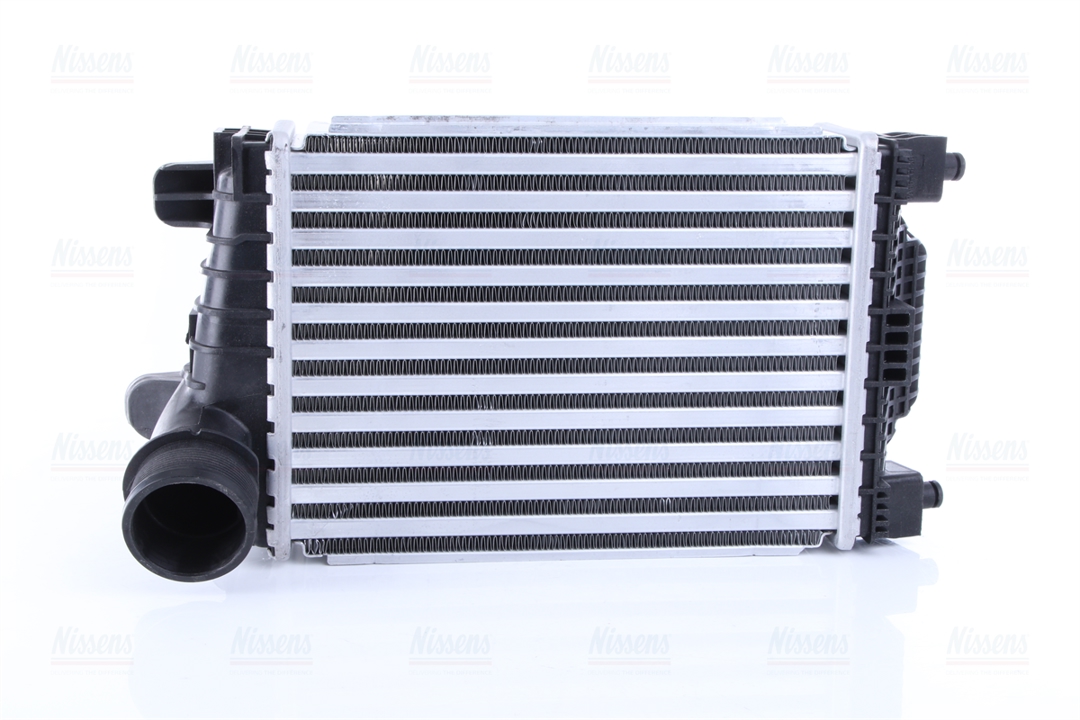 Intercooler, charger Nissens 961598