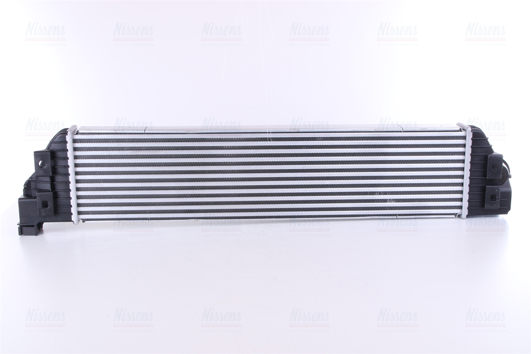 Intercooler, charger Nissens 96501