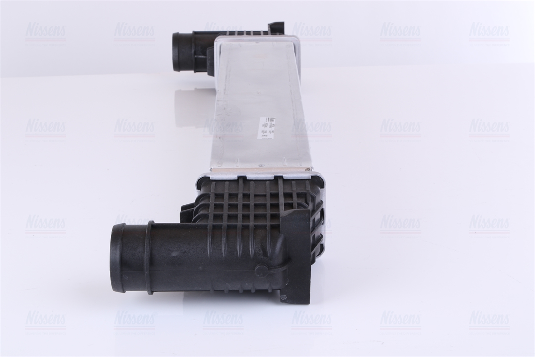 Intercooler, charger Nissens 96750