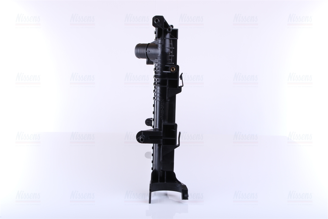 Engine cooling radiator Nissens 637647
