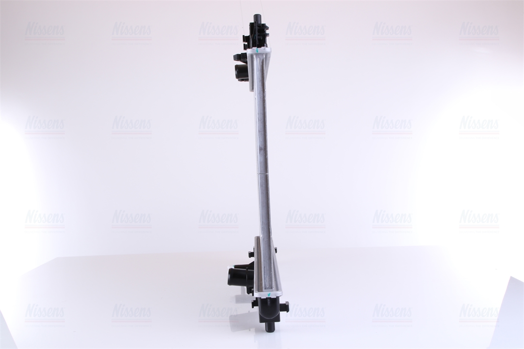 Engine cooling radiator Nissens 646847