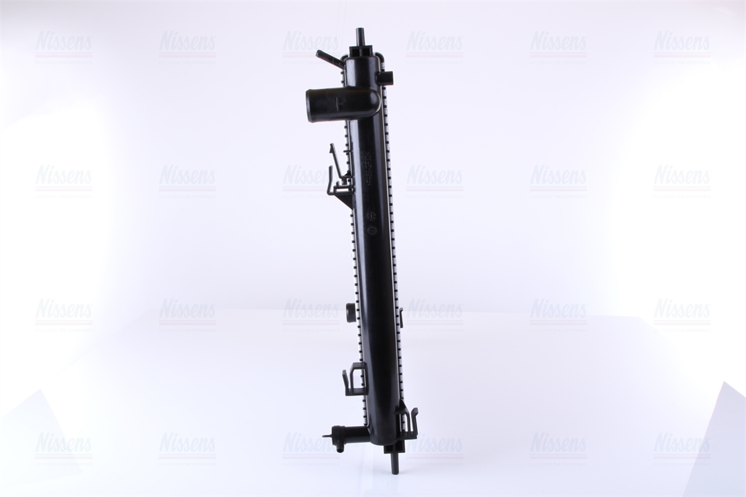 Engine cooling radiator Nissens 68746