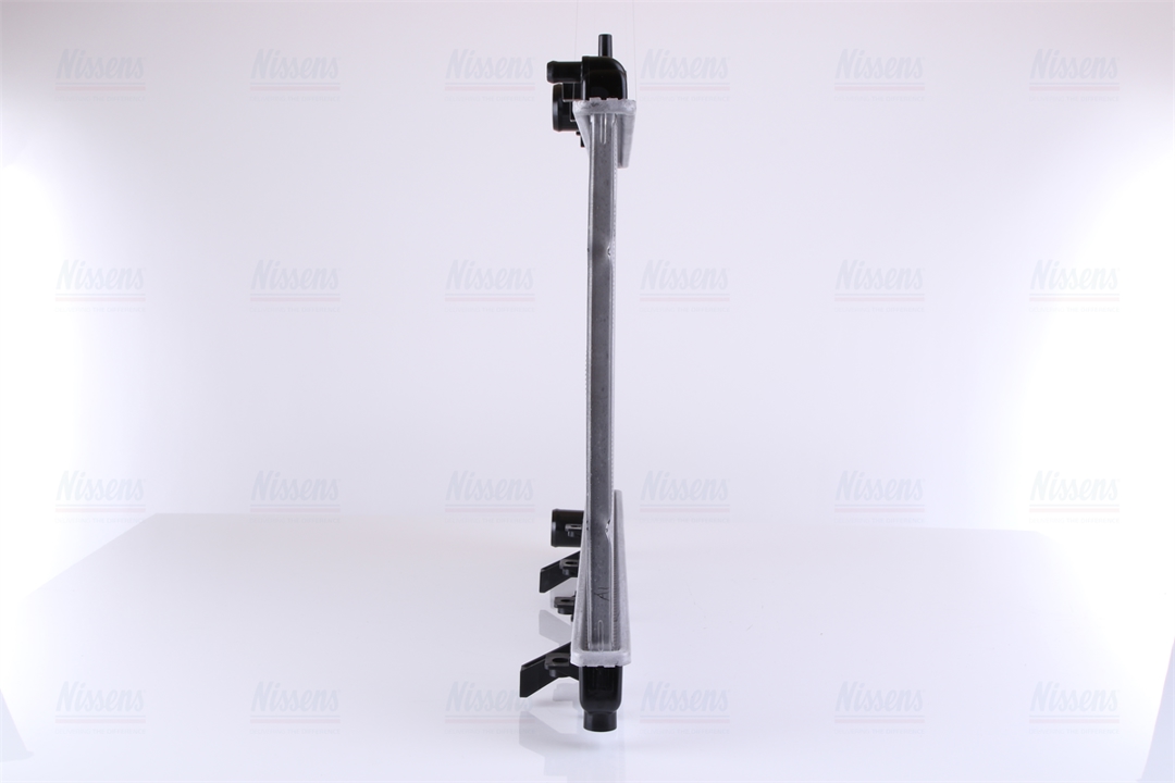 Engine cooling radiator Nissens 67724