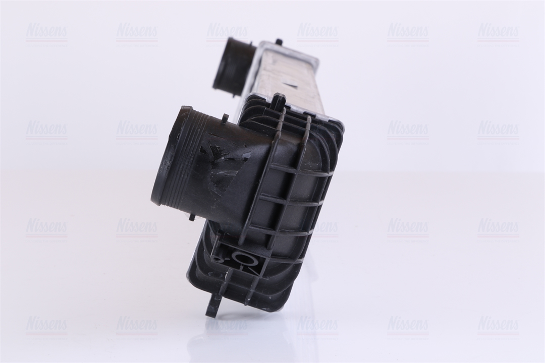 Intercooler, charger Nissens 96474