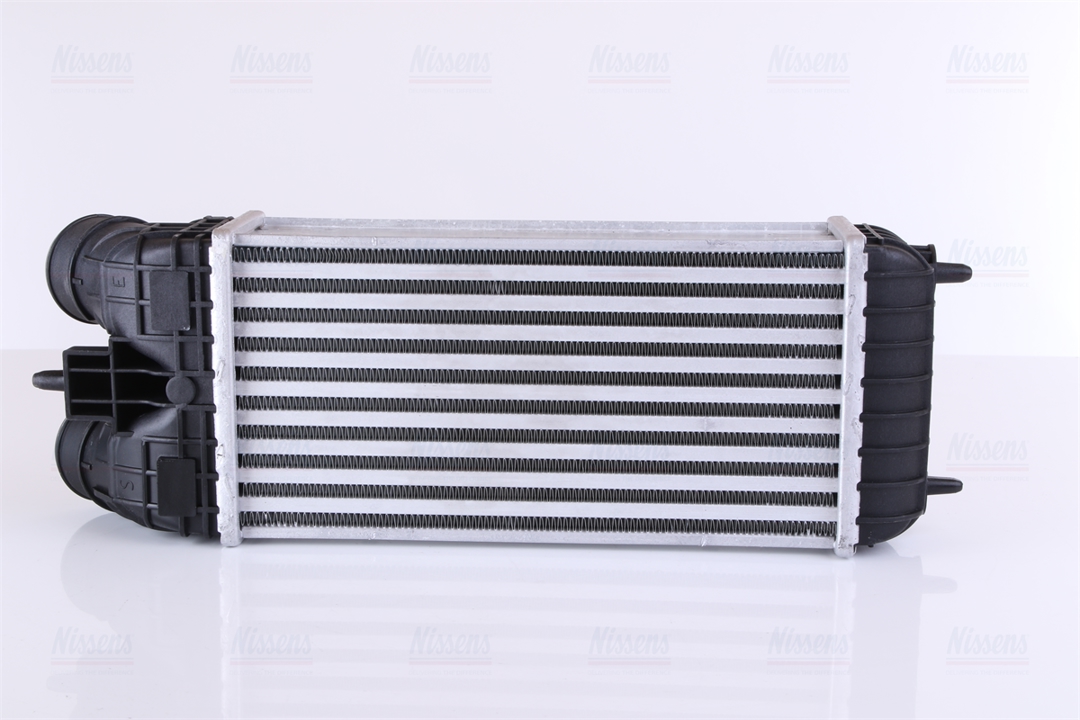 Intercooler, charger Nissens 96508