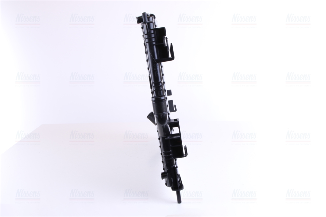 Engine cooling radiator Nissens 637612