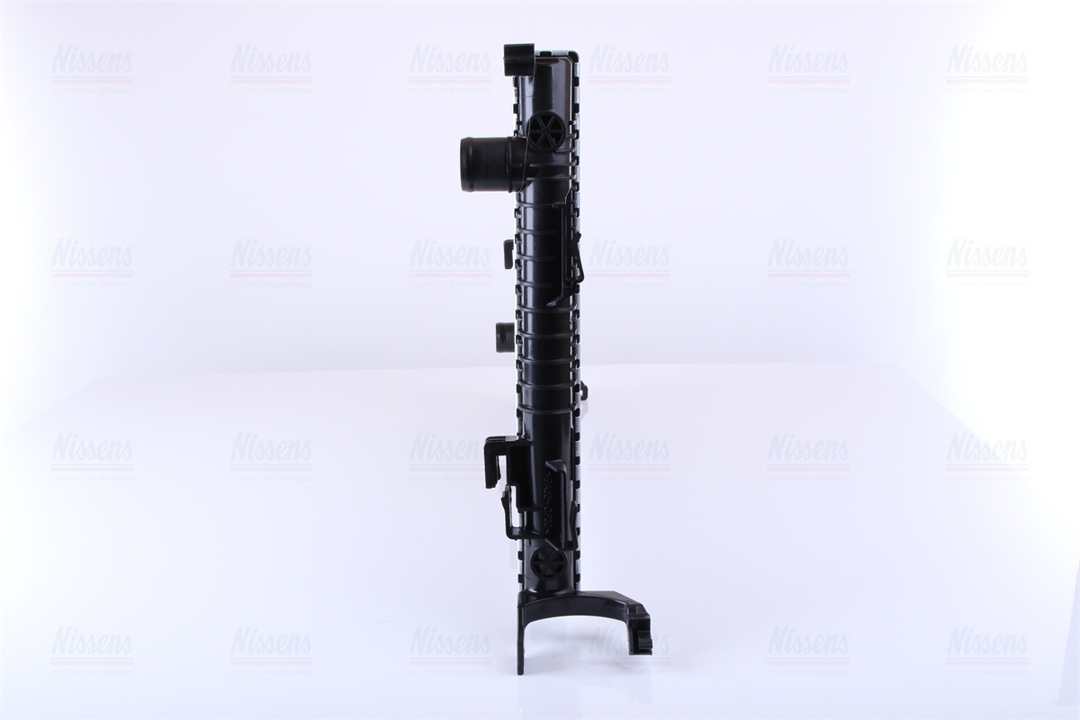 Engine cooling radiator Nissens 637614