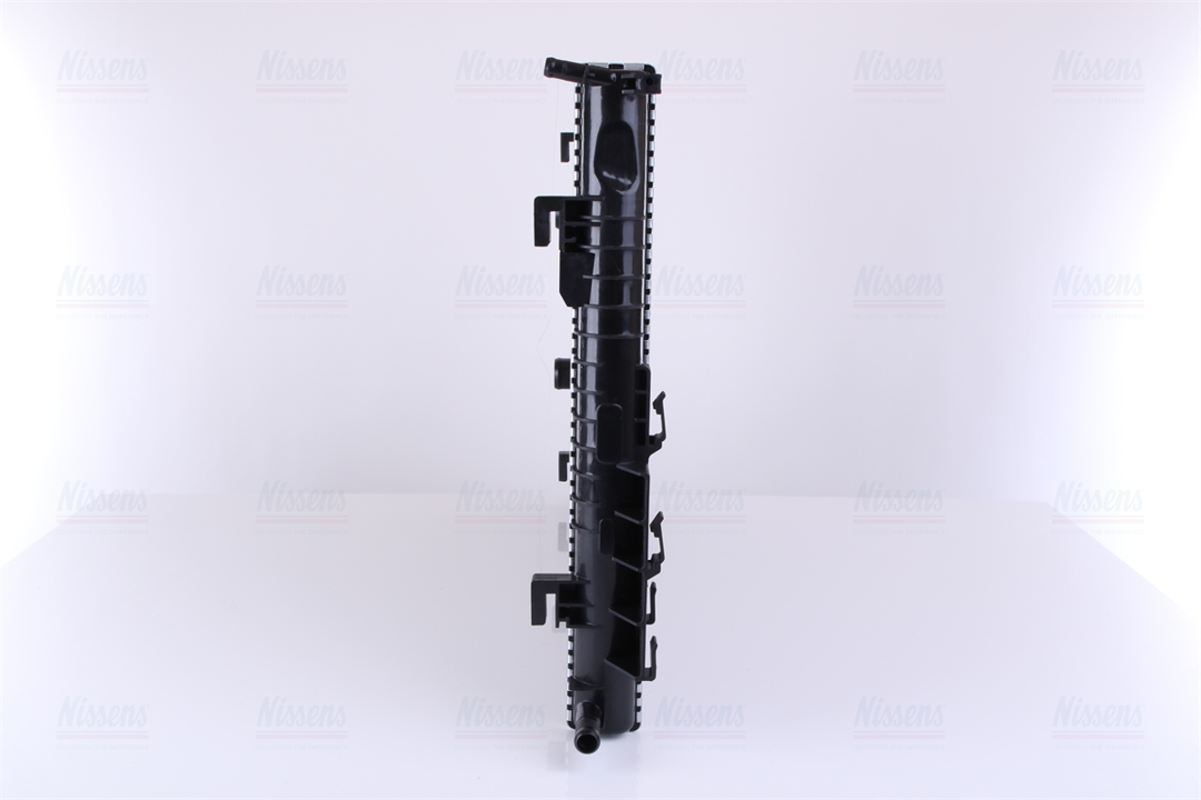 Engine cooling radiator Nissens 637633