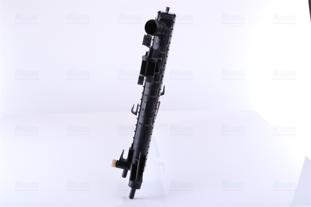 Engine cooling radiator Nissens 63018