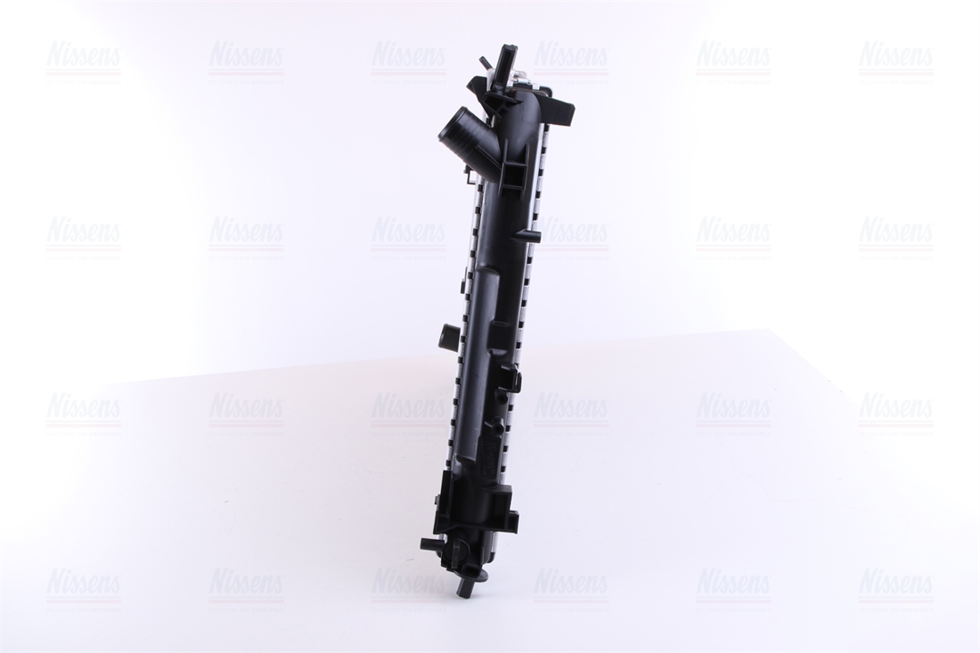 Engine cooling radiator Nissens 63022A