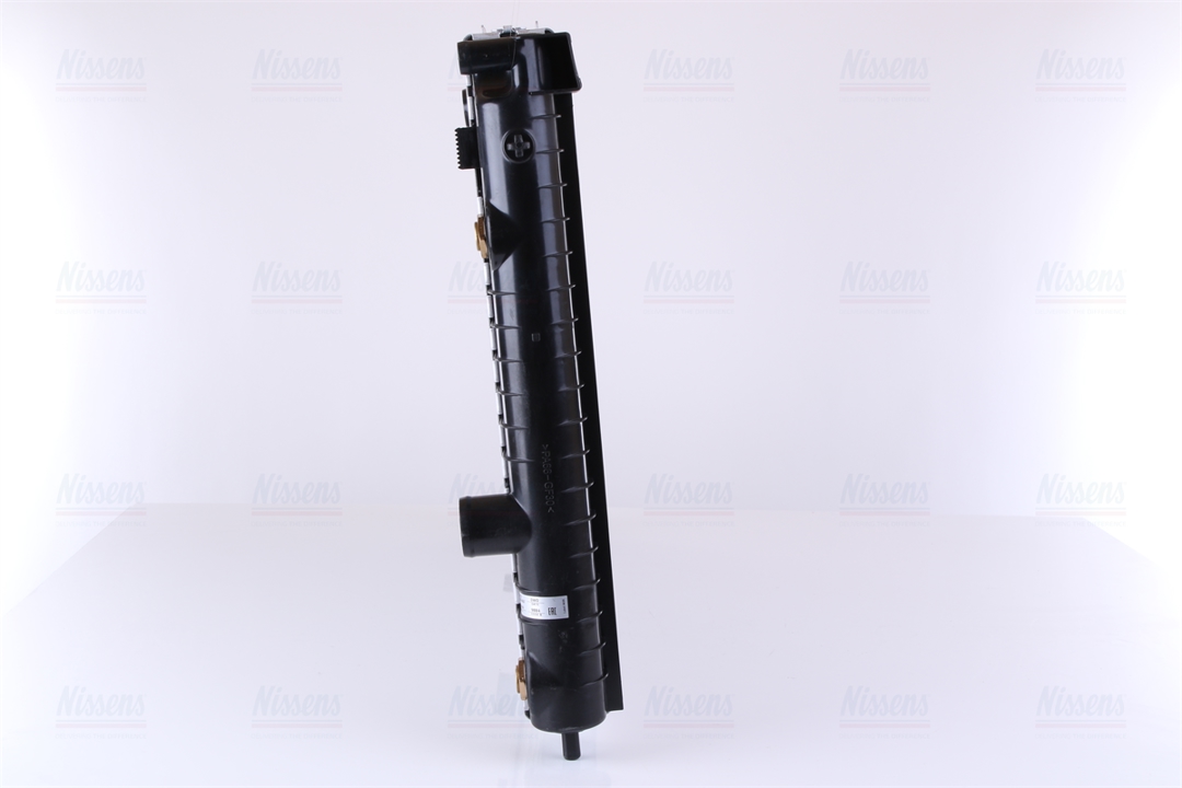 Engine cooling radiator Nissens 63075