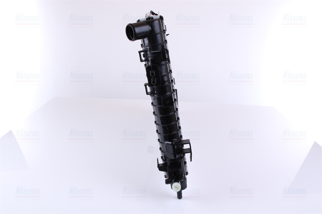 Engine cooling radiator Nissens 630768
