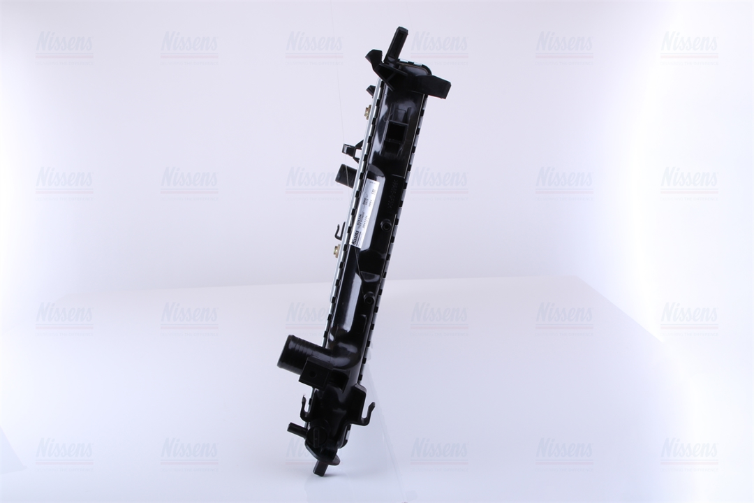 Engine cooling radiator Nissens 63113A