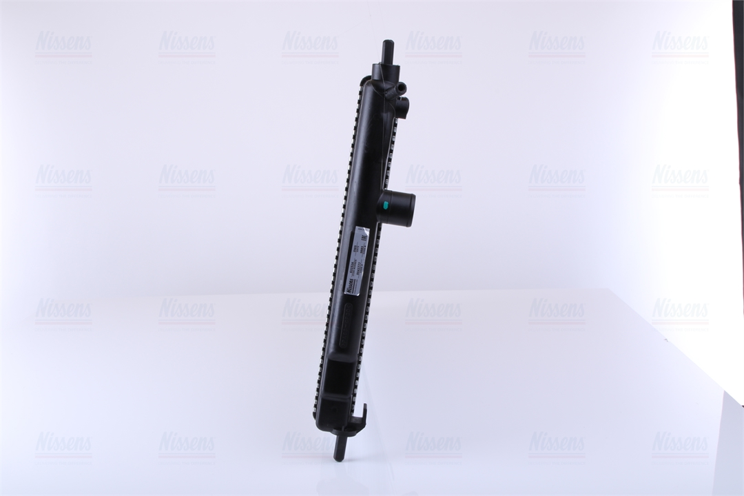 Engine cooling radiator Nissens 63252A