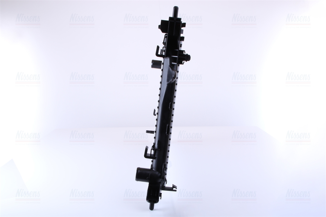 Engine cooling radiator Nissens 636005