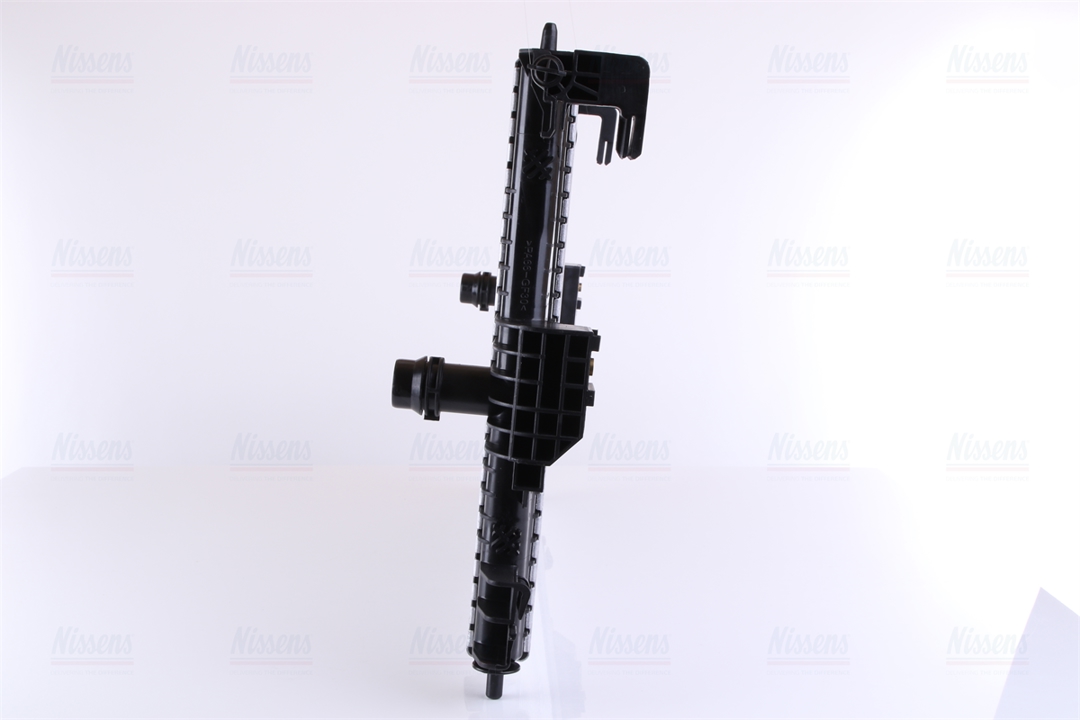 Engine cooling radiator Nissens 636012