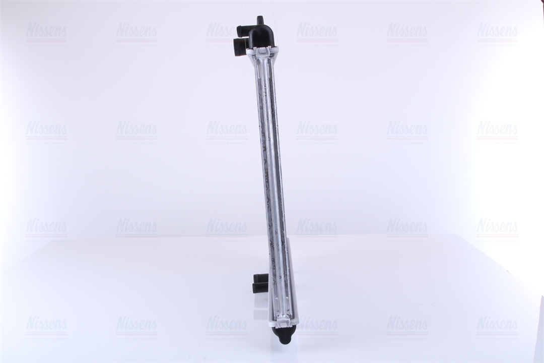 Engine cooling radiator Nissens 63607A