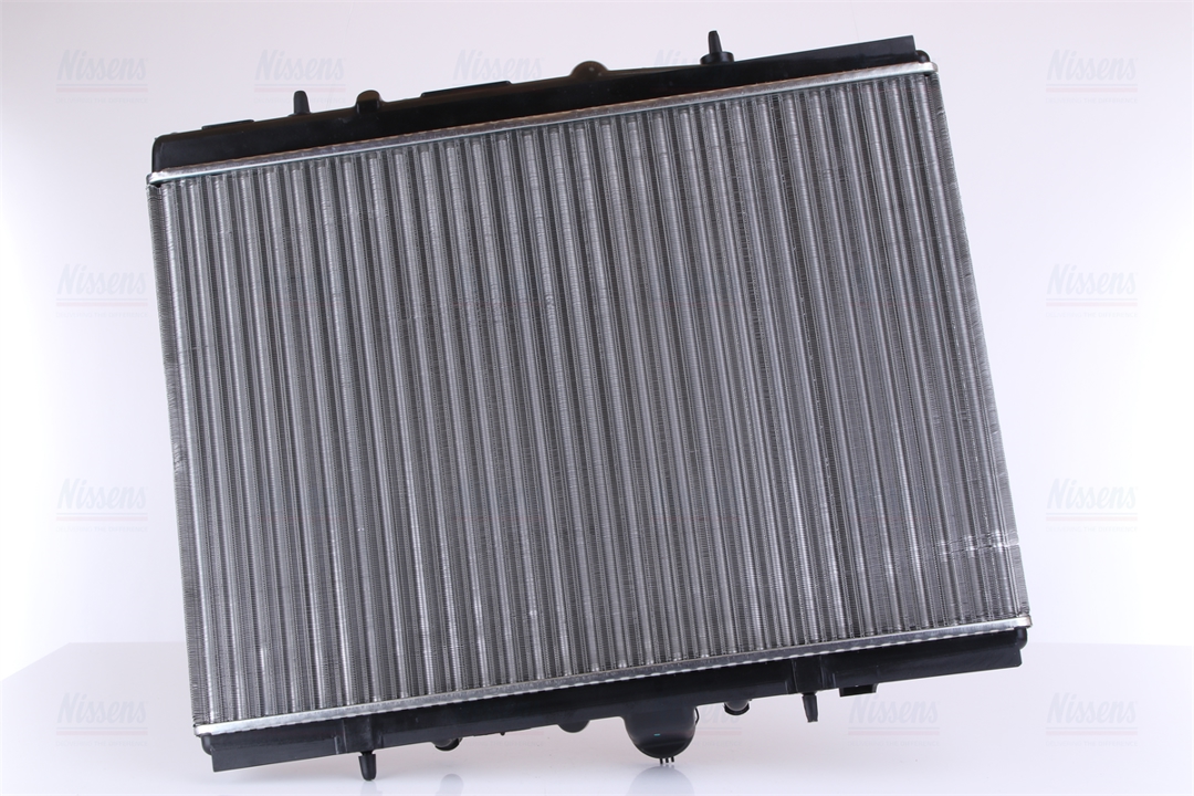 Engine cooling radiator Nissens 63703