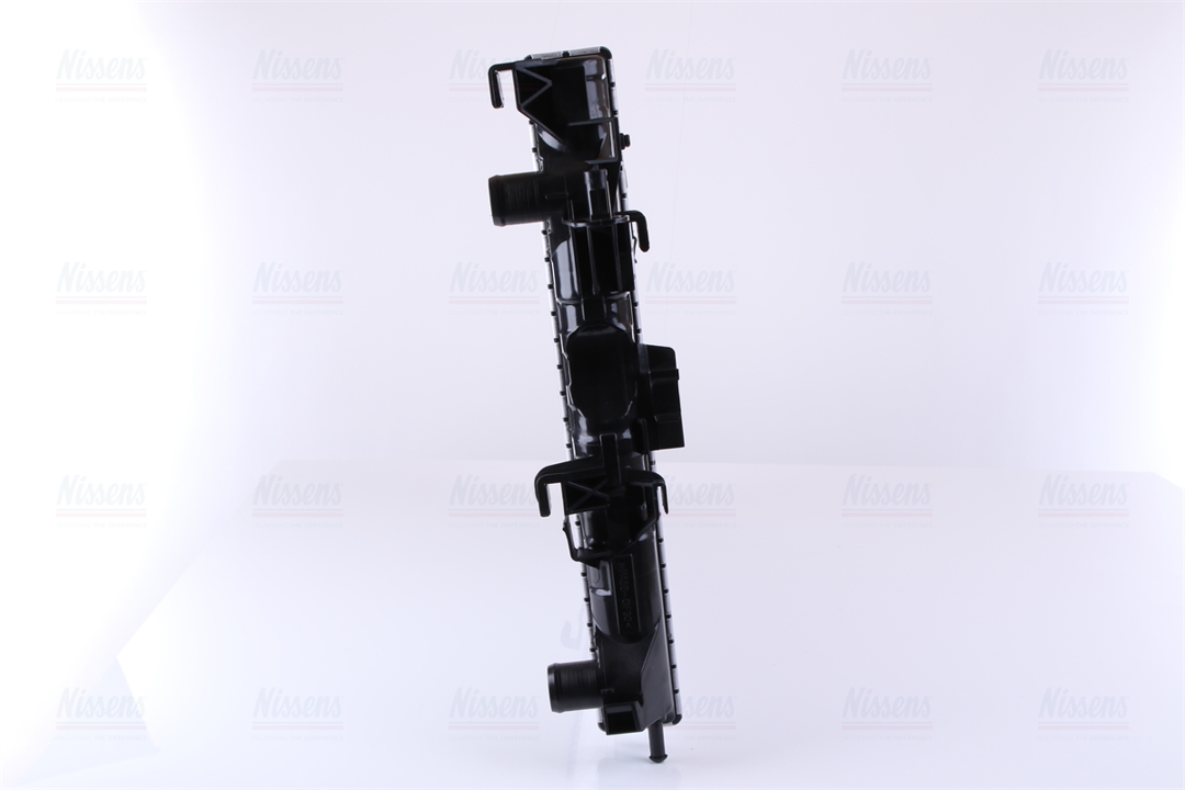 Engine cooling radiator Nissens 637642