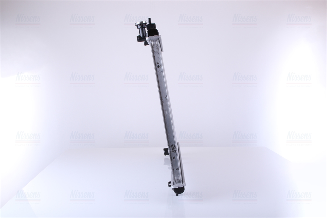 Engine cooling radiator Nissens 637643