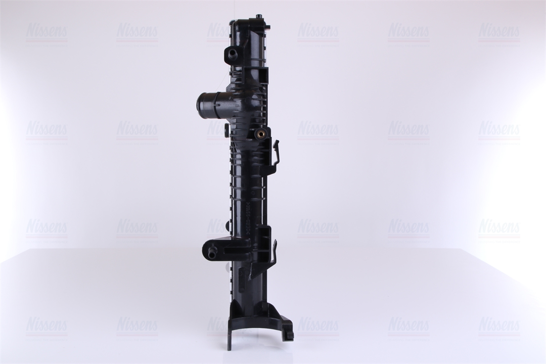 Engine cooling radiator Nissens 637648