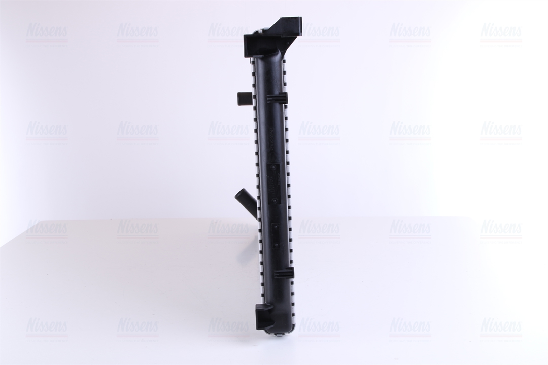 Engine cooling radiator Nissens 63824A