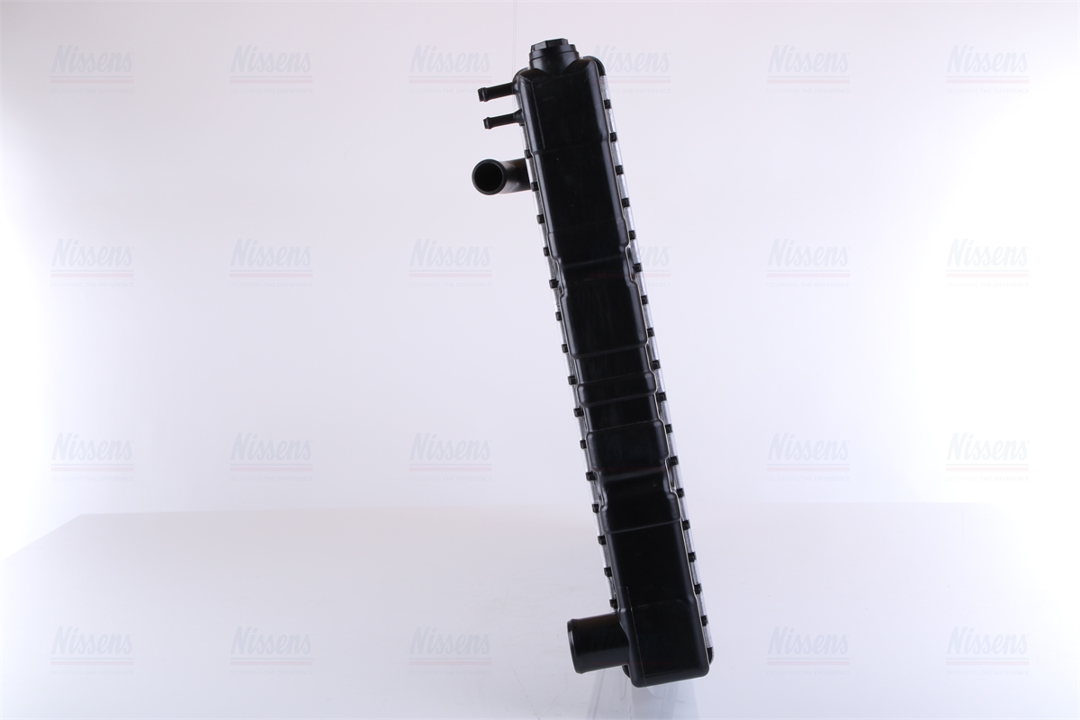 Engine cooling radiator Nissens 64018