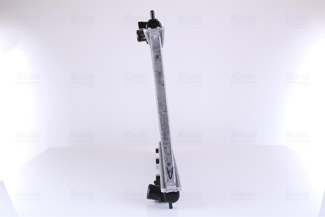 Engine cooling radiator Nissens 64643A
