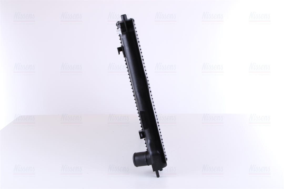 Engine cooling radiator Nissens 64647A
