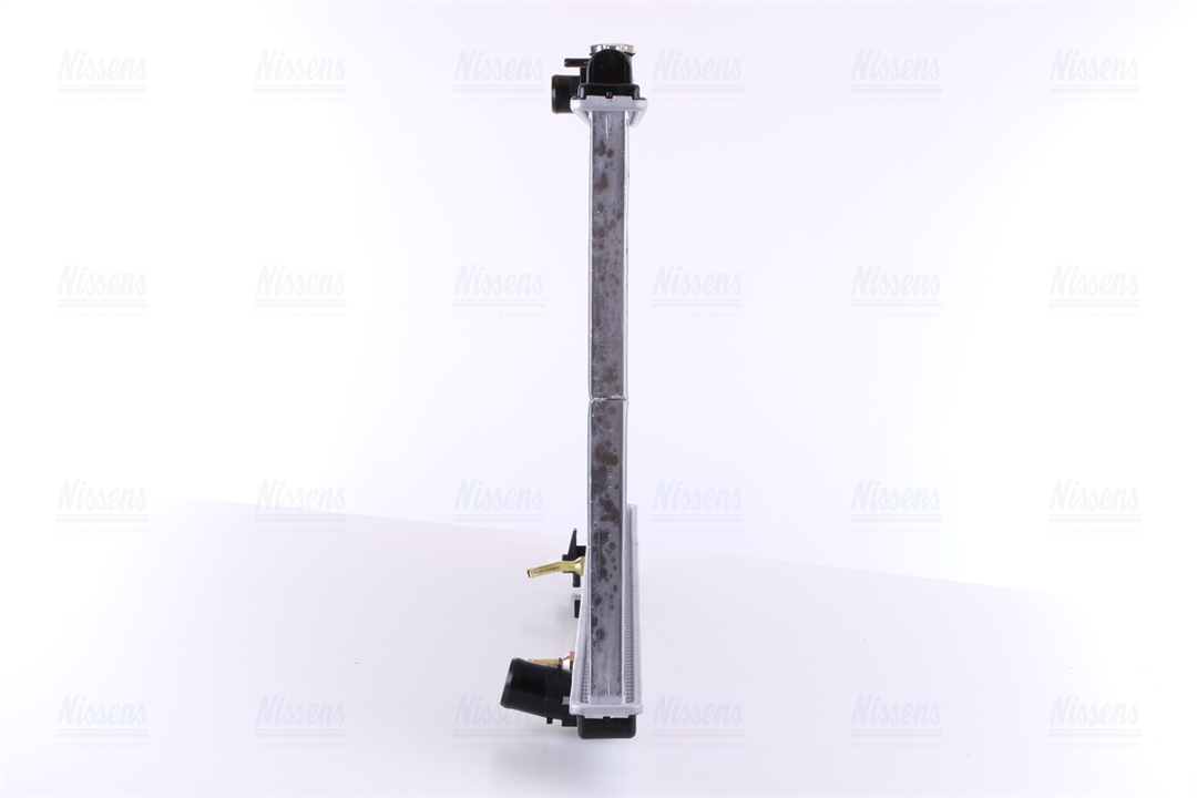Engine cooling radiator Nissens 64658