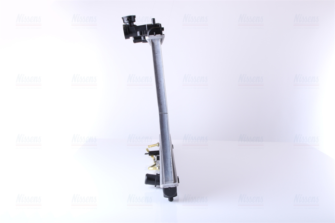 Engine cooling radiator Nissens 646808