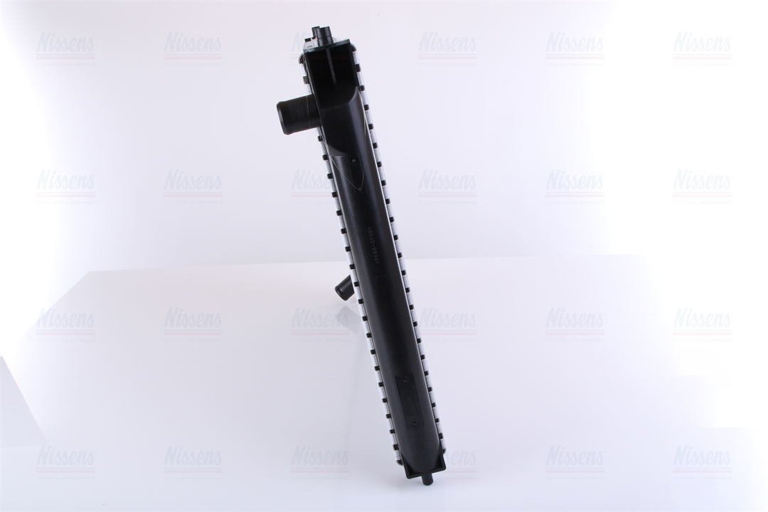 Engine cooling radiator Nissens 64307A