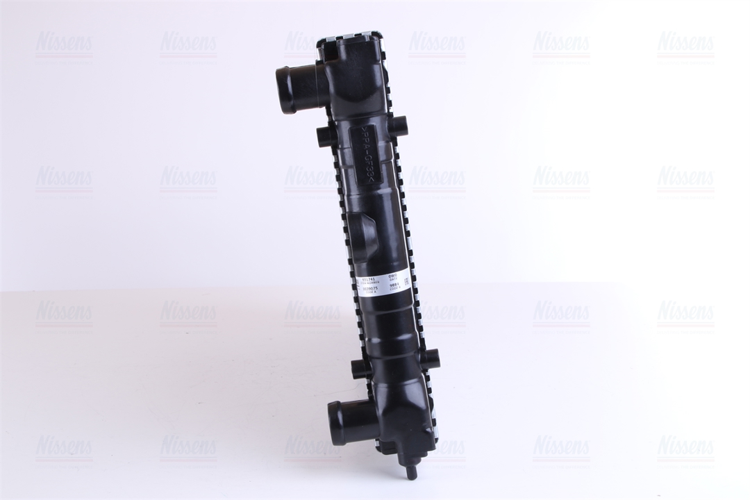 Engine cooling radiator Nissens 651741